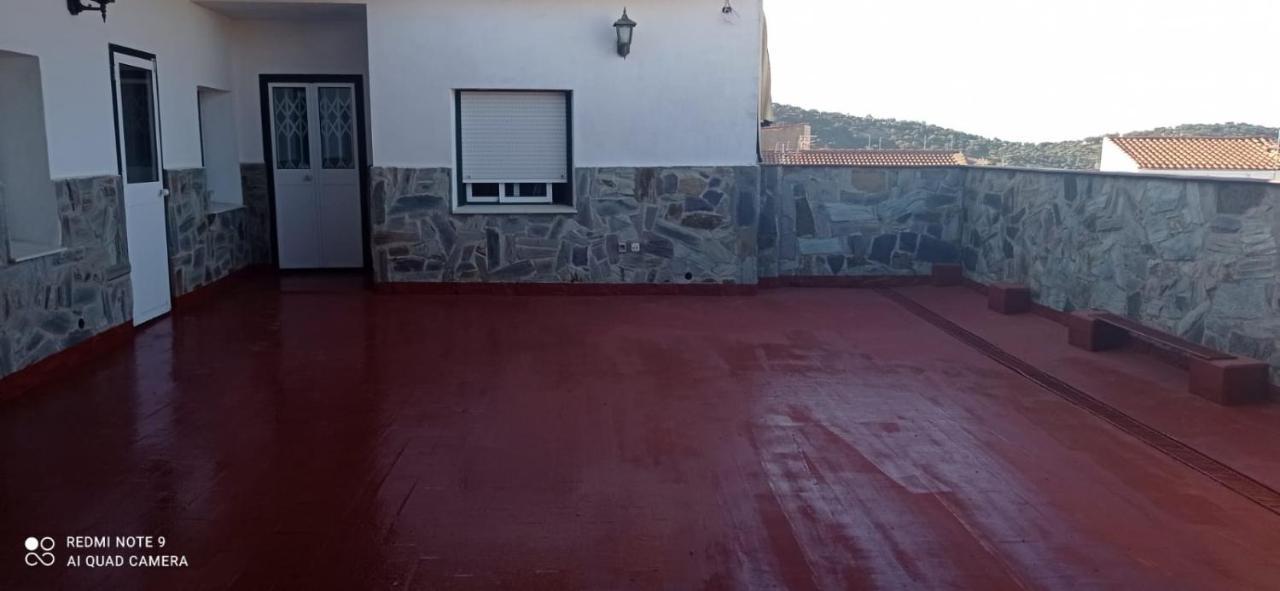 Hostal 2 Estrellas -Restaurante Las Tres Encinas En El Centro Del Pueblo Cabeza la Vaca Extérieur photo